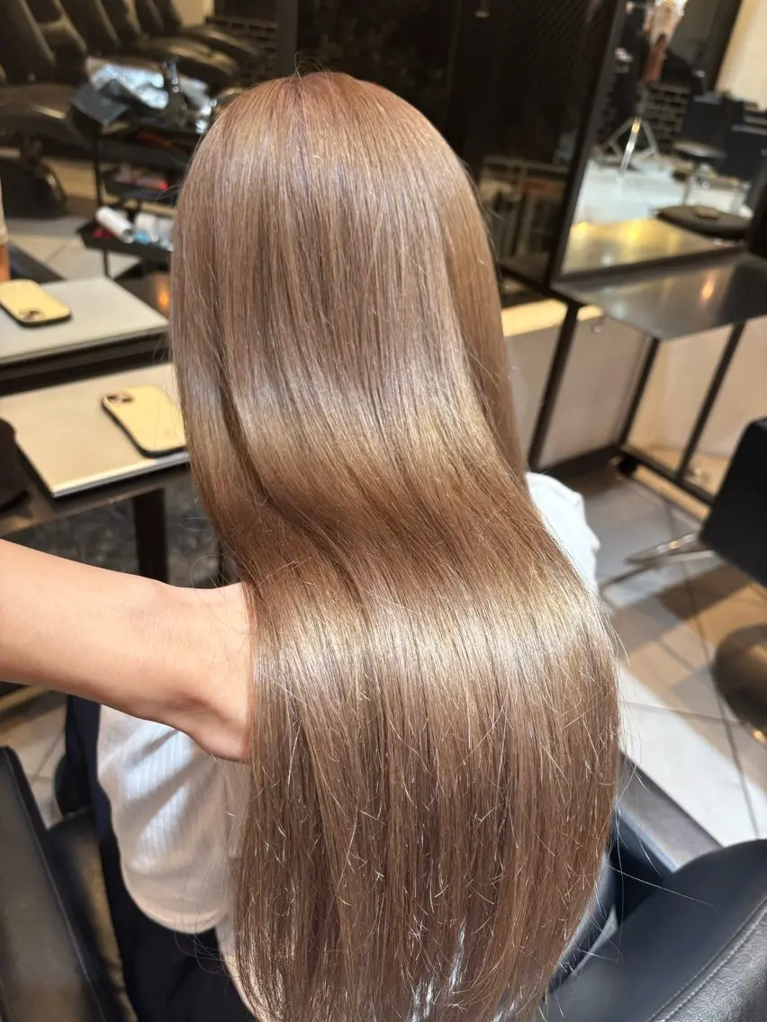 ロング ヘアカラー 🐏YUNA＊透明感 ハイトーンカラー✨のヘアスタイル