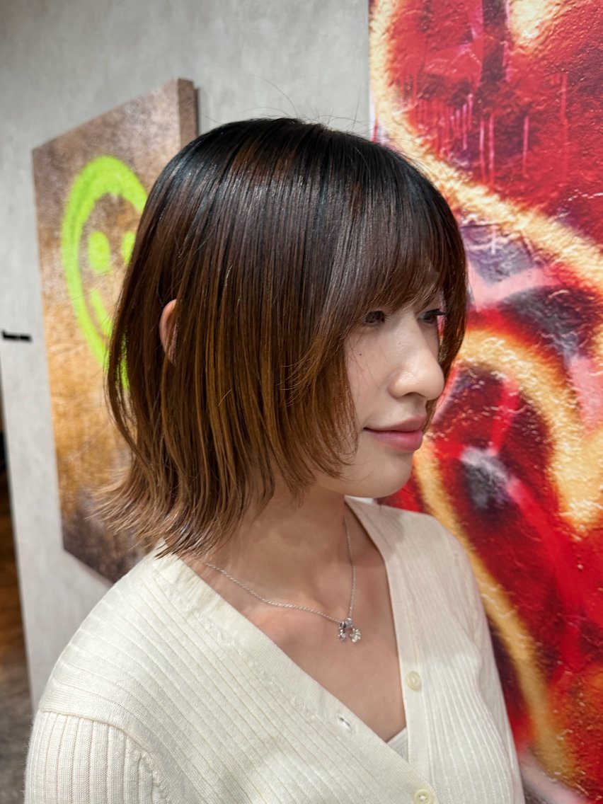ショート カラー レイヤーカット 外ハネヘア 💙GANNI💙 さきのヘアスタイル