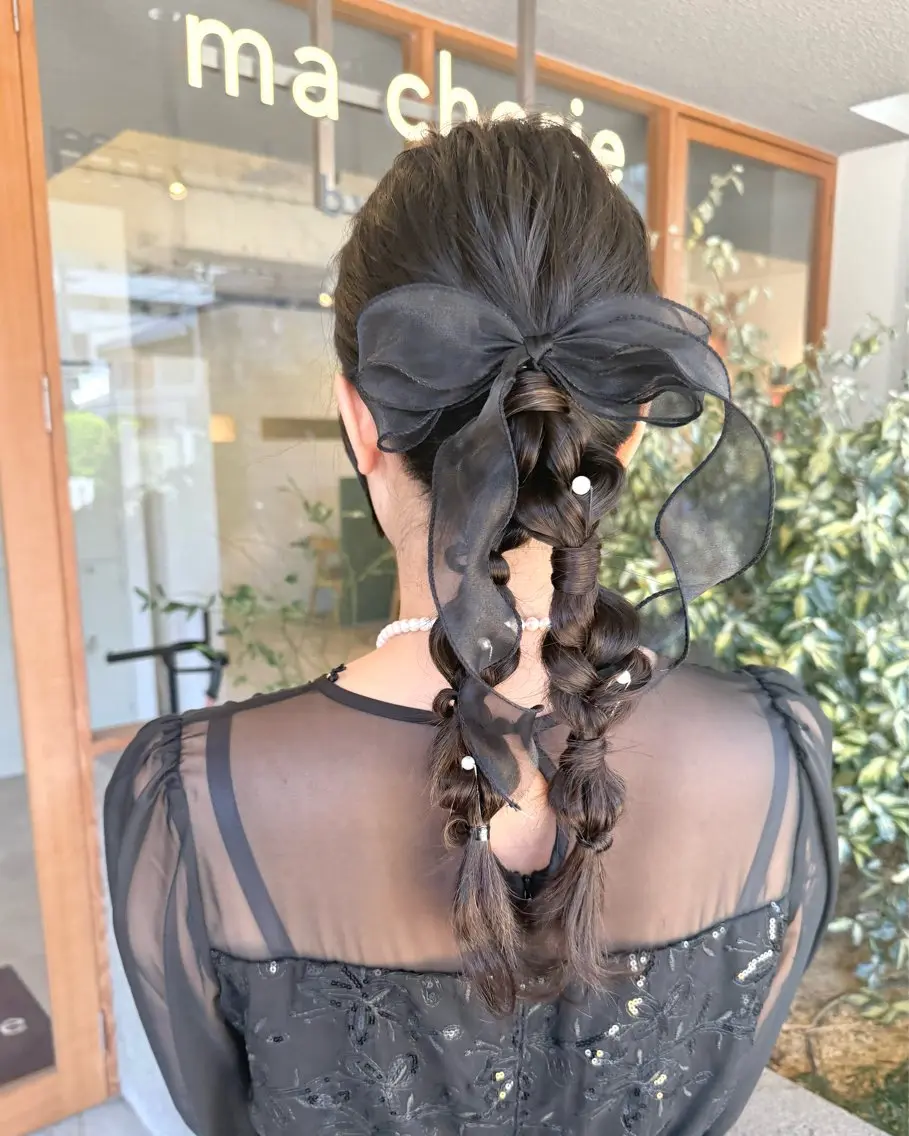 セミロング ヘアアレンジ ヘアセット 浦辻 夏紀のヘアスタイル