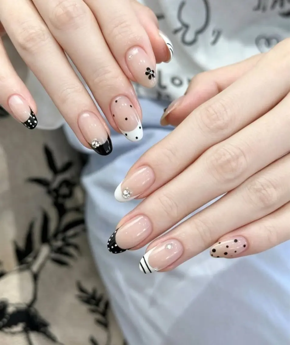 ネイル ハンドネイル moon nailsのネイルデザイン