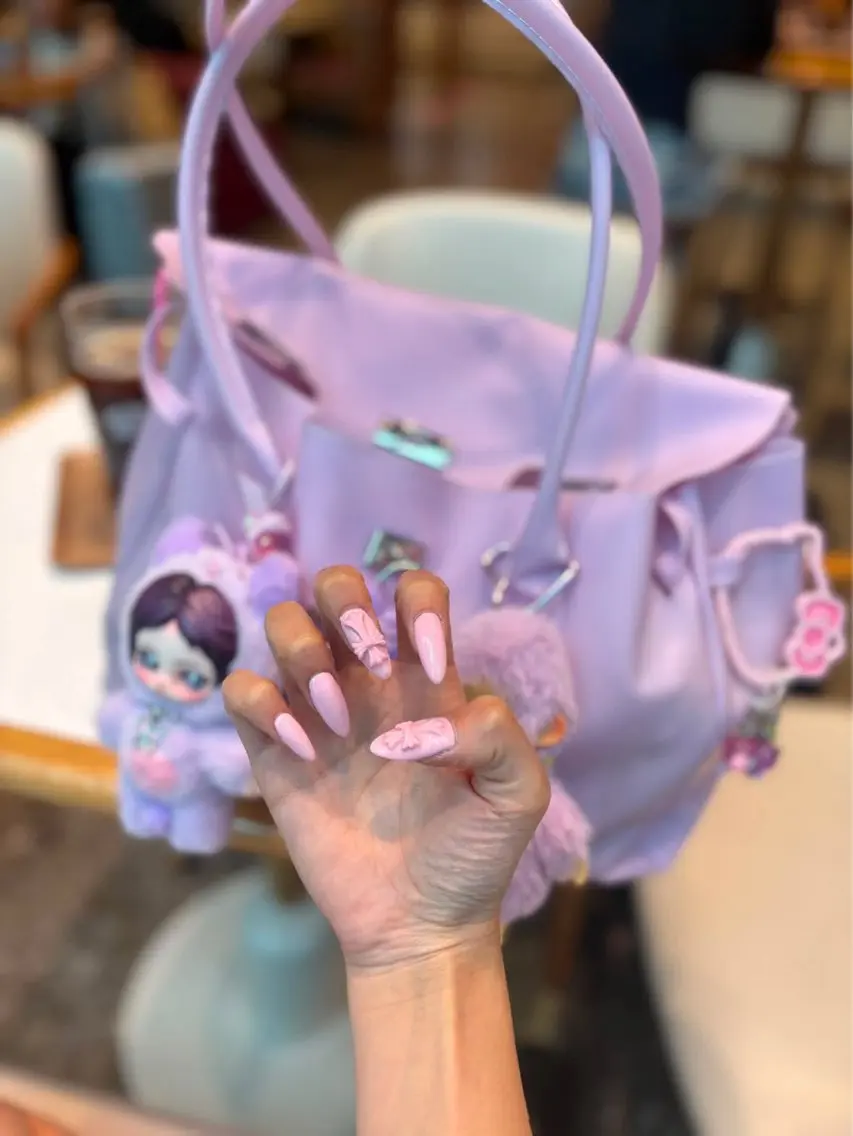 ロング ハンドネイル ハンドケア エム ⭐︎のネイルデザイン