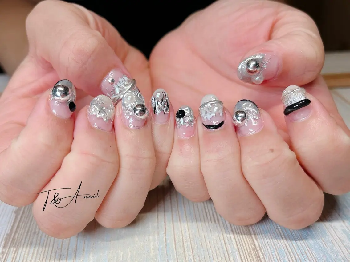 ネイル ジェルネイル ニュアンスネイル スカルプネイル ショートネイル シルバー T&A nailのネイルデザイン