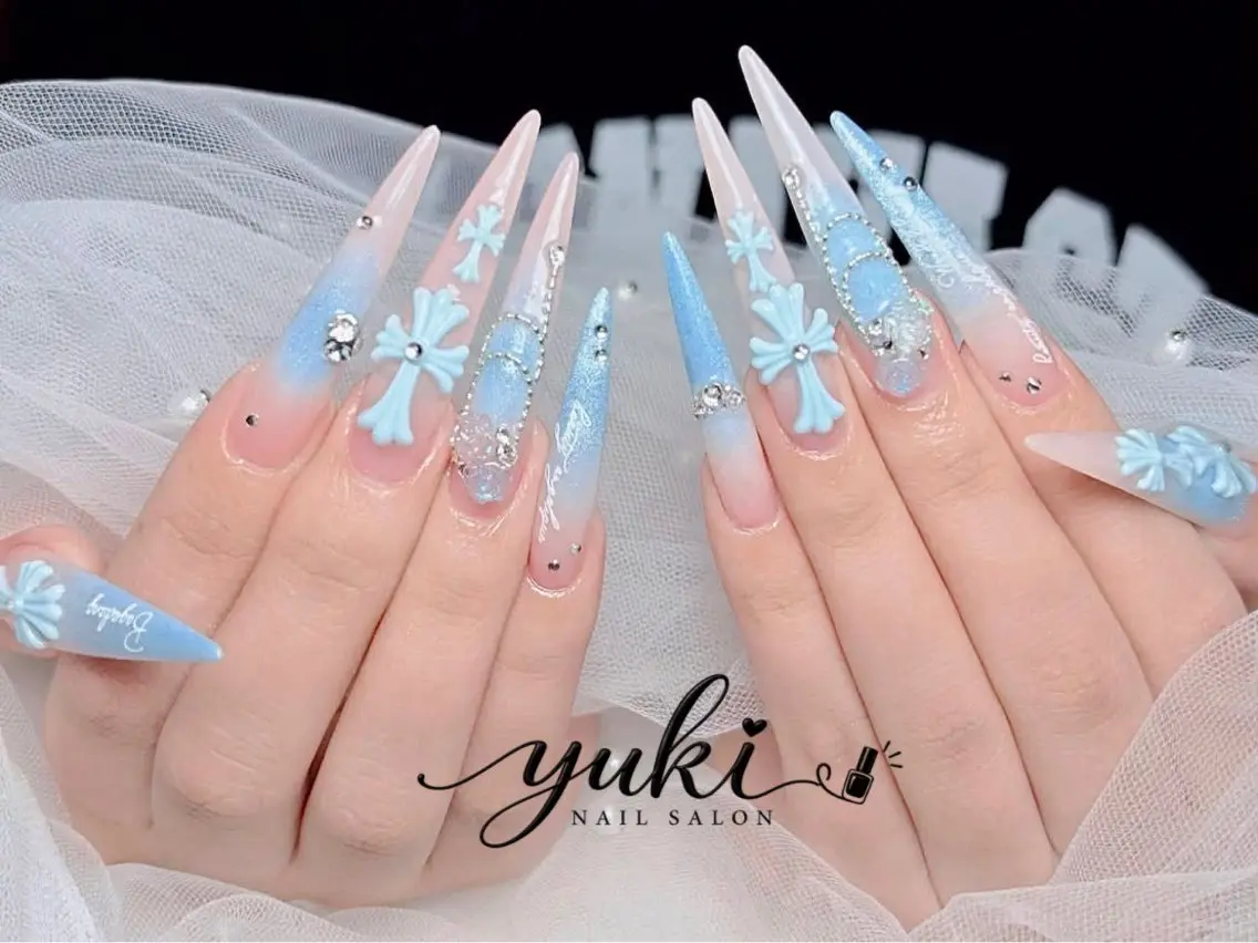 ネイル アートネイル ボルドー フレンチネイル ジェルネイル 氷ネイル・うるうるネイル ハンドネイル Yuki Nailsalonのネイルデザイン