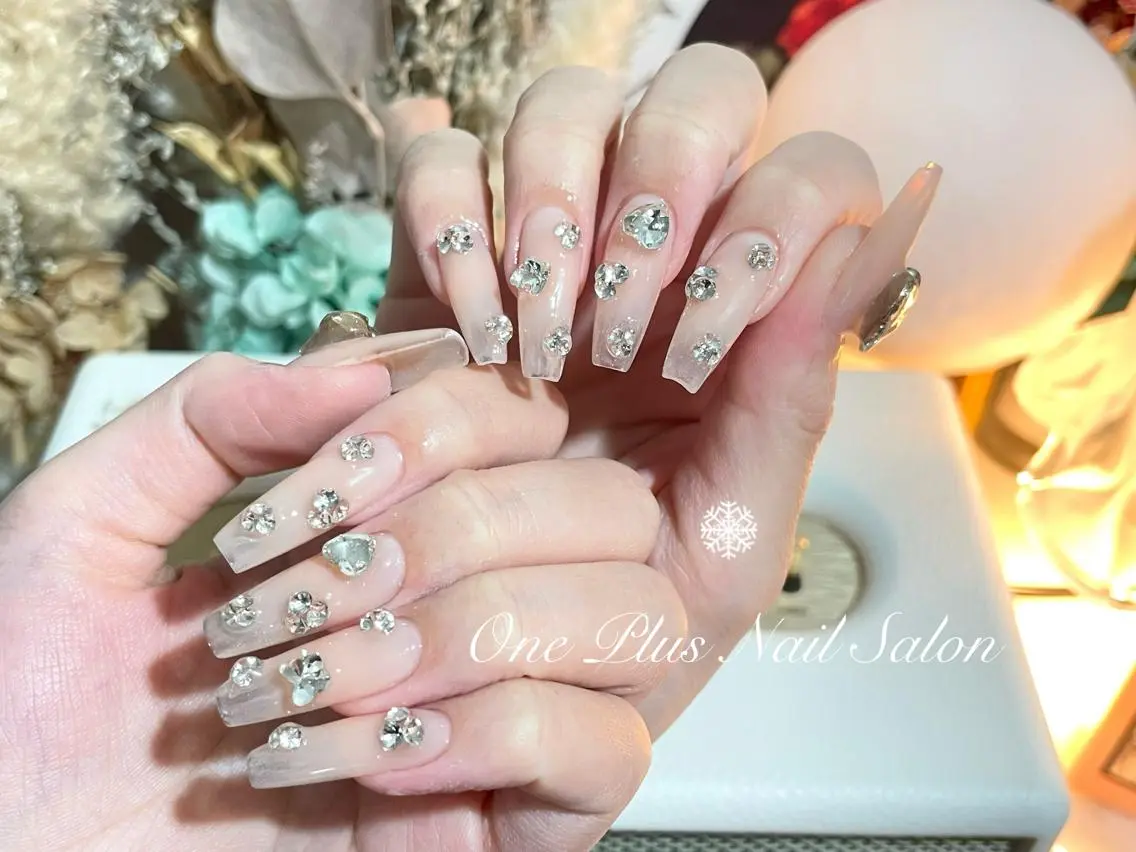 ロング ネイル One Plus Nail Salonのネイルデザイン