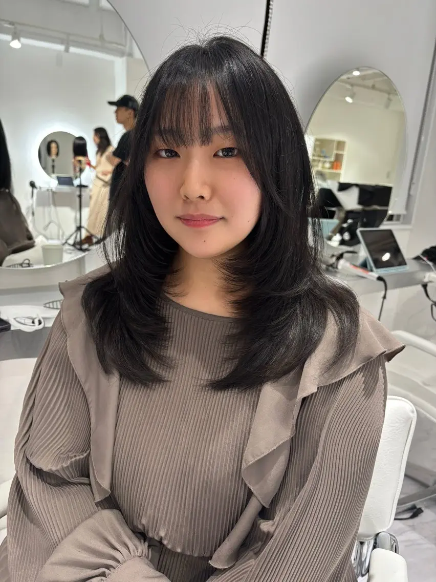 ロング レイヤーカット🤍 seriraのヘアスタイル