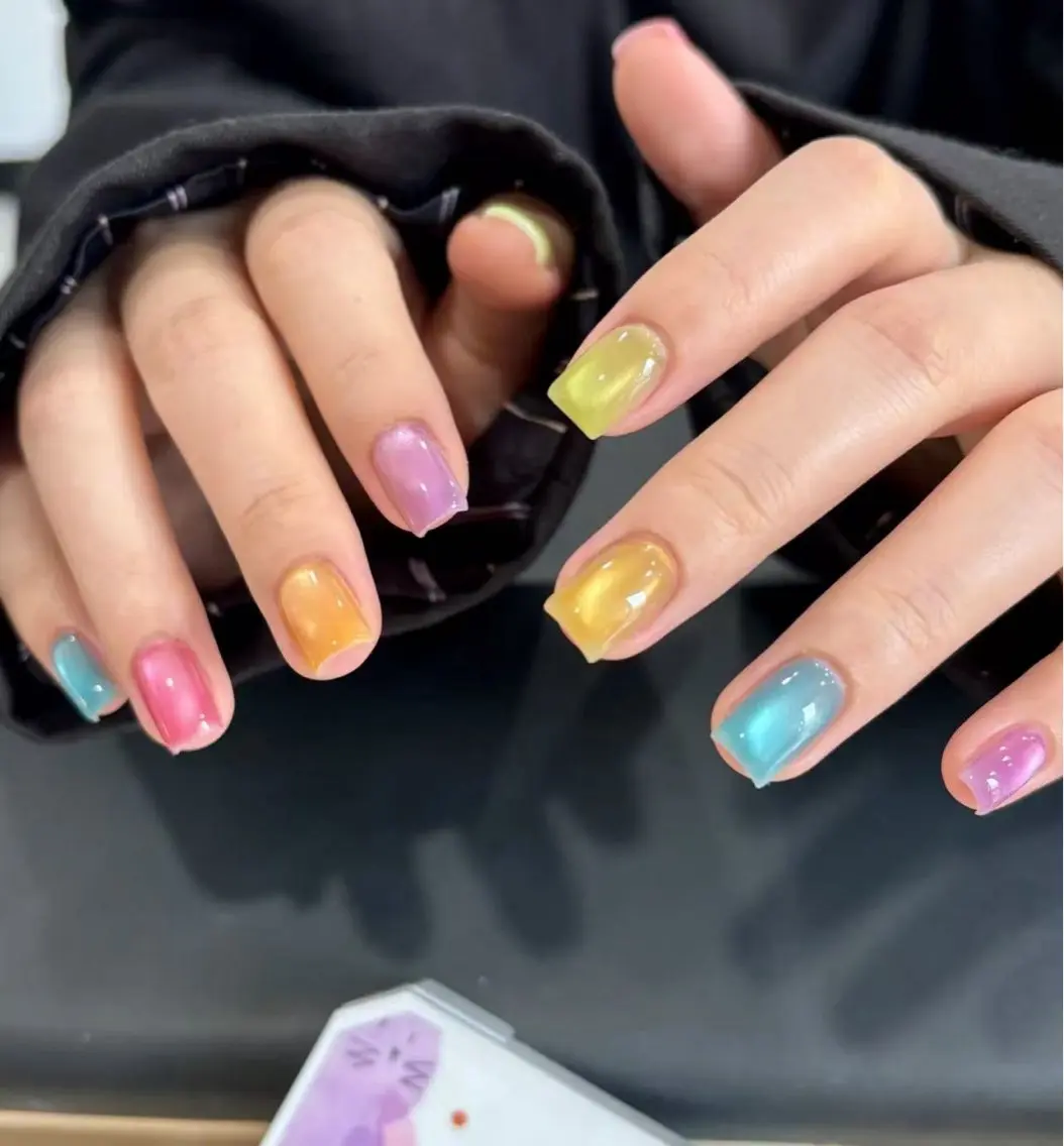 ネイル アートネイル オーロラネイル チークネイル フレンチネイル ガラスフレンチ 🎀YooLi Nail salonのネイルデザイン