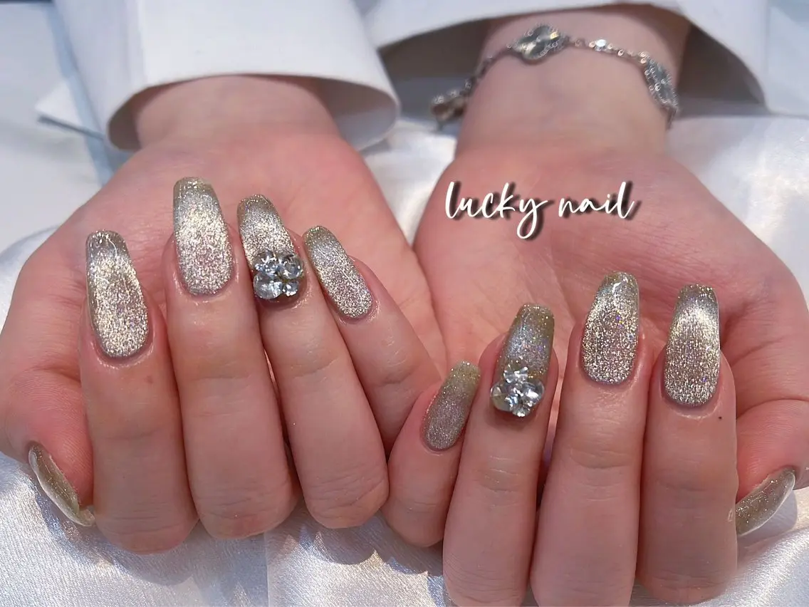 ネイル チークネイル 長さ出し ジェルネイル マグネットネイル 持ち込み Lucky nail  小林和希のネイルデザイン