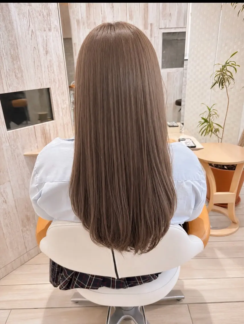 ロング カラー ベージュカラー ブリーチ 透明感カラー ダブルカラー ヘーゼル noi/ MANAMIのヘアスタイル