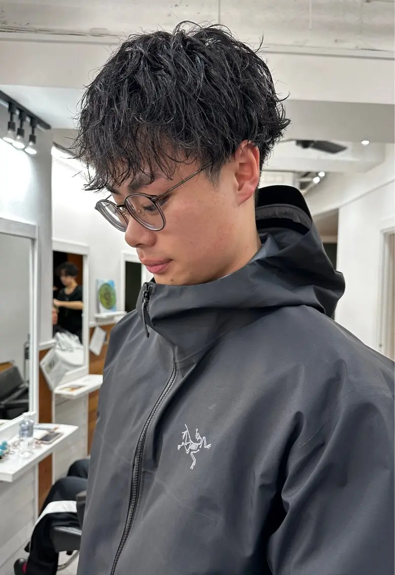 ミディアム パーマ メンズ グランジヘア 無造作ヘアHYUGAのヘアスタイル