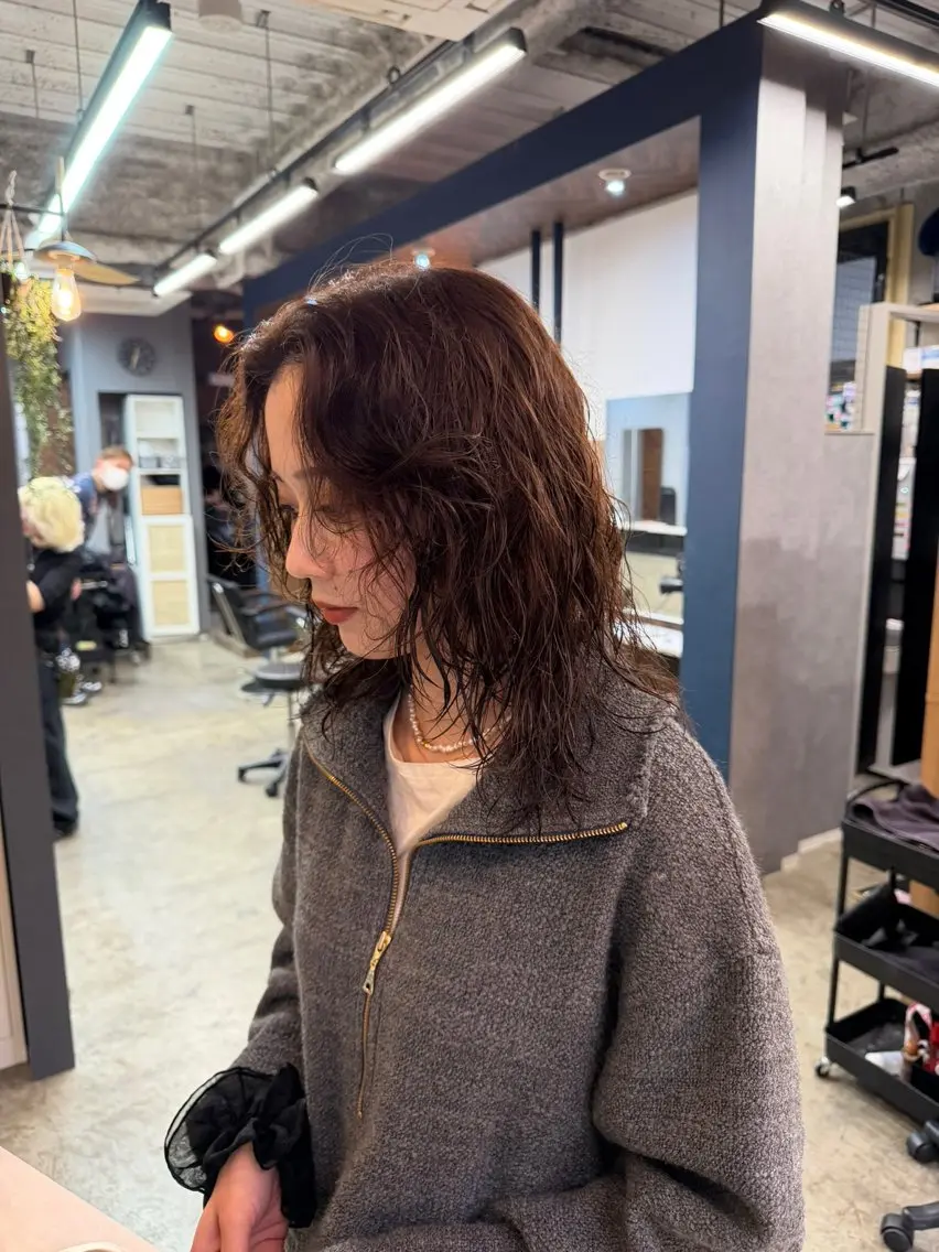 ミディアム カラー パーマ ミディアムパーマ ベージュカラー レイヤーカット カット ヘアカラー パーマ 早瀬裕之 パーマのヘアスタイル
