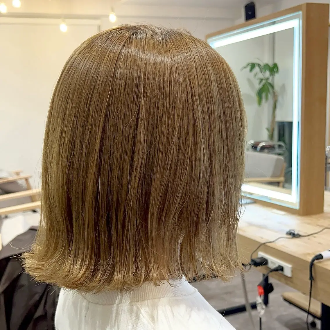 ショート カラー 小田 亮のヘアスタイル