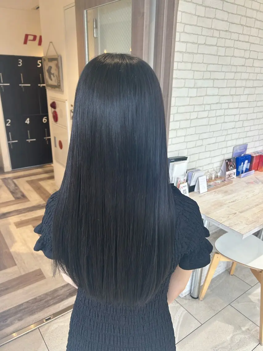 ロング 布施 麻菜のヘアスタイル