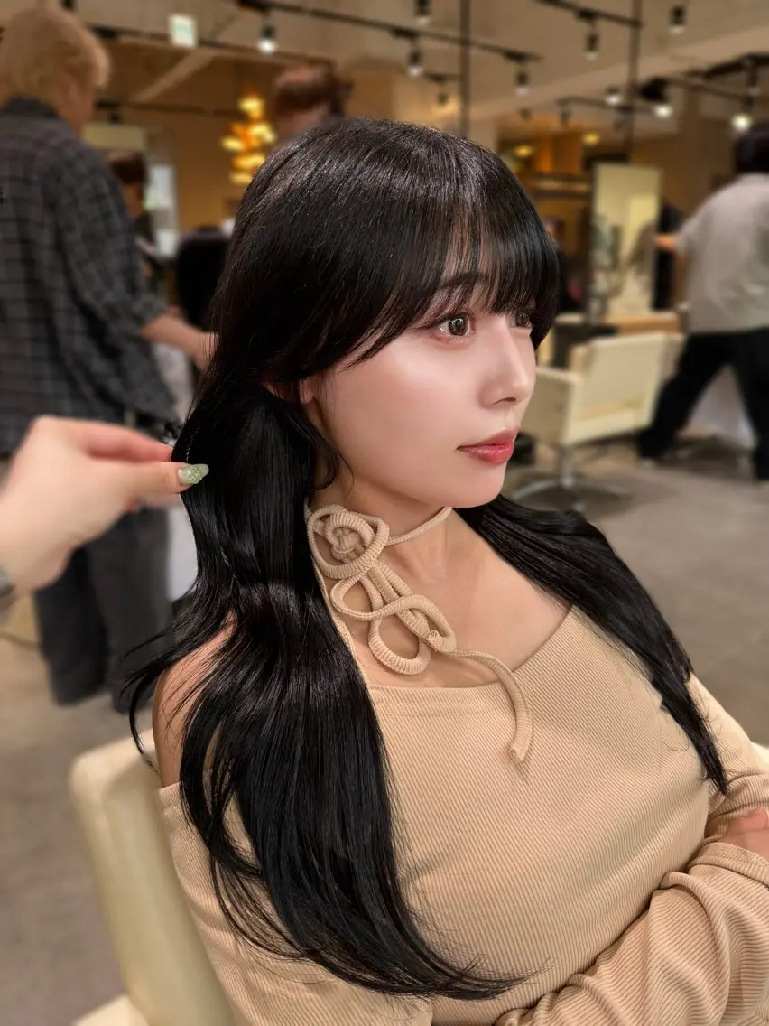 ロング カット ヘアカラー トリートメント 谷 亜澄のヘアスタイル