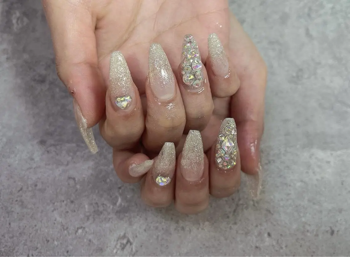 ネイル ストーンネイル Mimi Nailのネイルデザイン