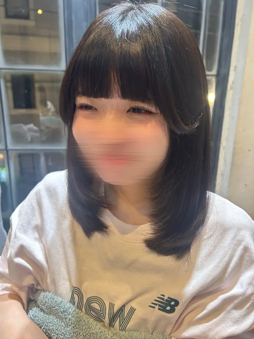 ミディアム レイヤーカット 藤村 桃歌のヘアスタイル