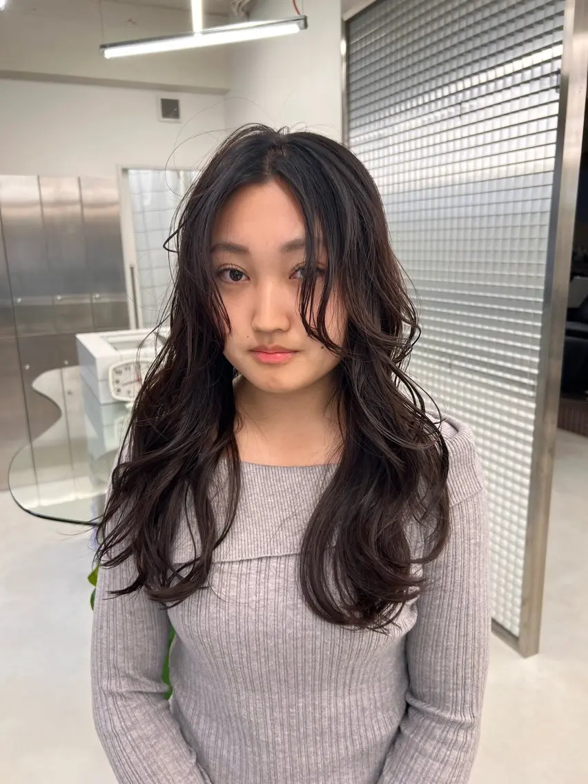 ロング レイヤー/ パーマ/表参道のヘアスタイル