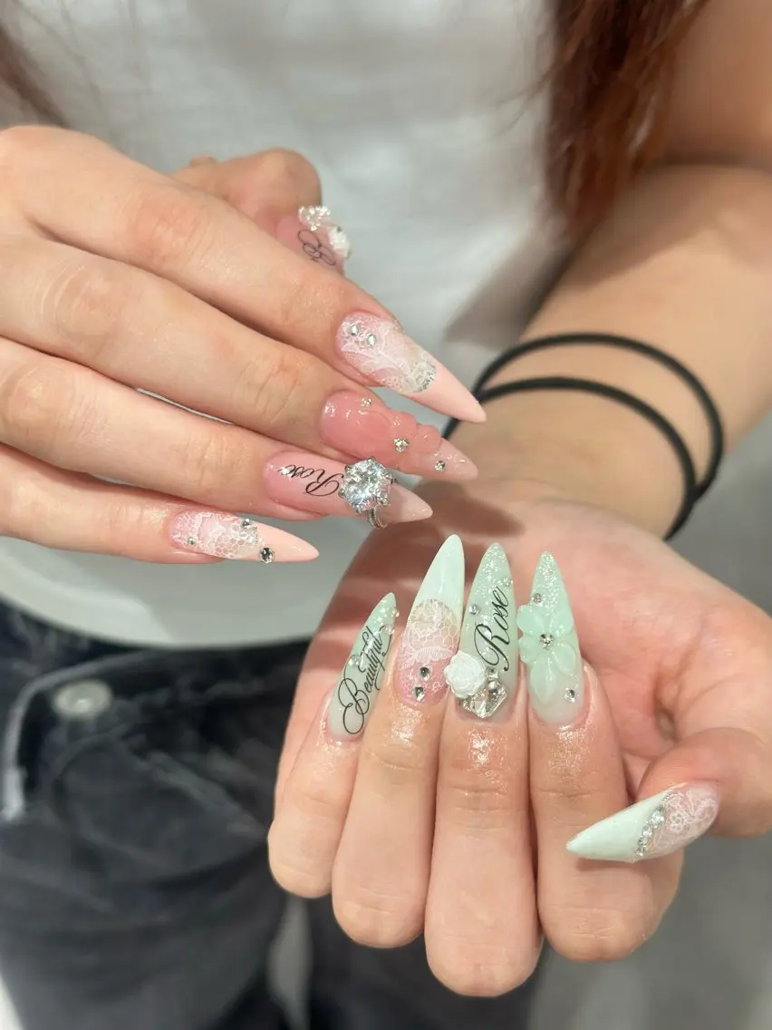 ネイル チークネイル ドット フレンチネイル グラデーション ハート ハンドネイル ハンドケア Eli Muse 新宿ネイルのネイルデザイン