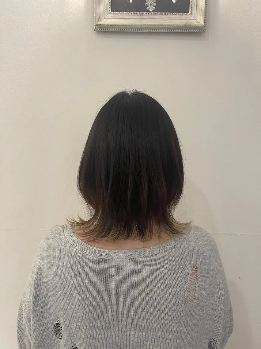 ミディアム ボブ レイヤーカット 外ハネヘア 仲間 楓のヘアスタイル
