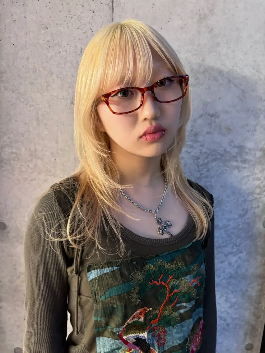 セミロング カラー ブリーチ 抜きっぱなしブロンド カット ヘアカラー トリートメント yuuna/ ハッシュカット🎀のヘアスタイル