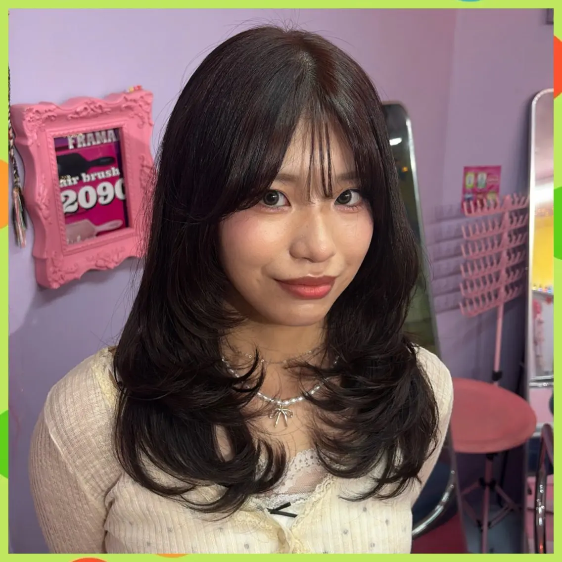 ミディアム カラー 黒髪 透明感カラー レッドカラー カット ヘアカラー Miju💖派手髪/ ティンセル/エクステのヘアスタイル