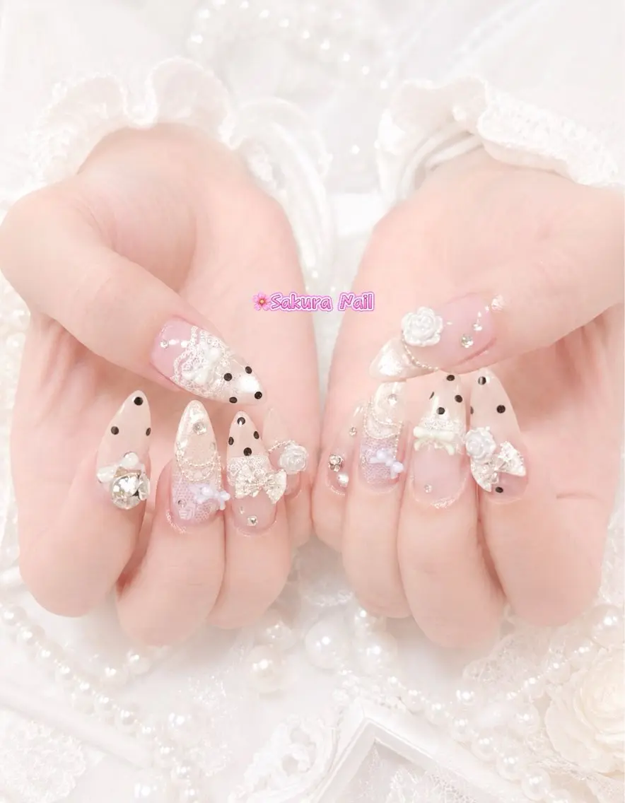 ネイル アートネイル オーロラネイル ボルドー チークネイル フレンチネイル ハンドネイル Sakura Nail Salonのネイルデザイン