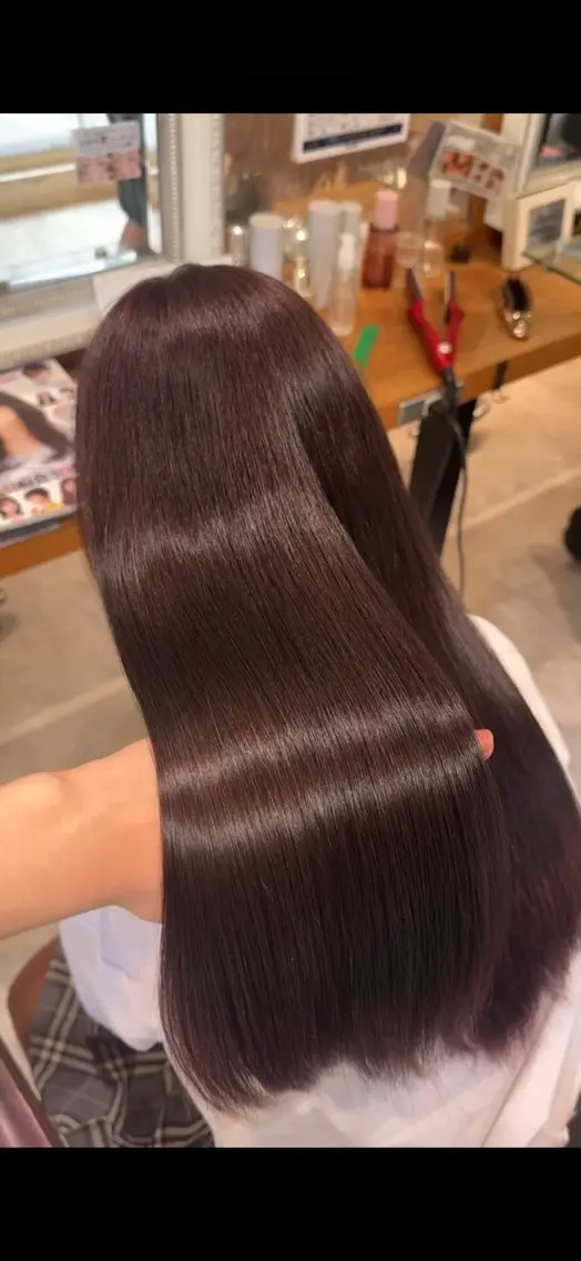 カラー ブラウンカラー カシス 三留 愛未のヘアスタイル