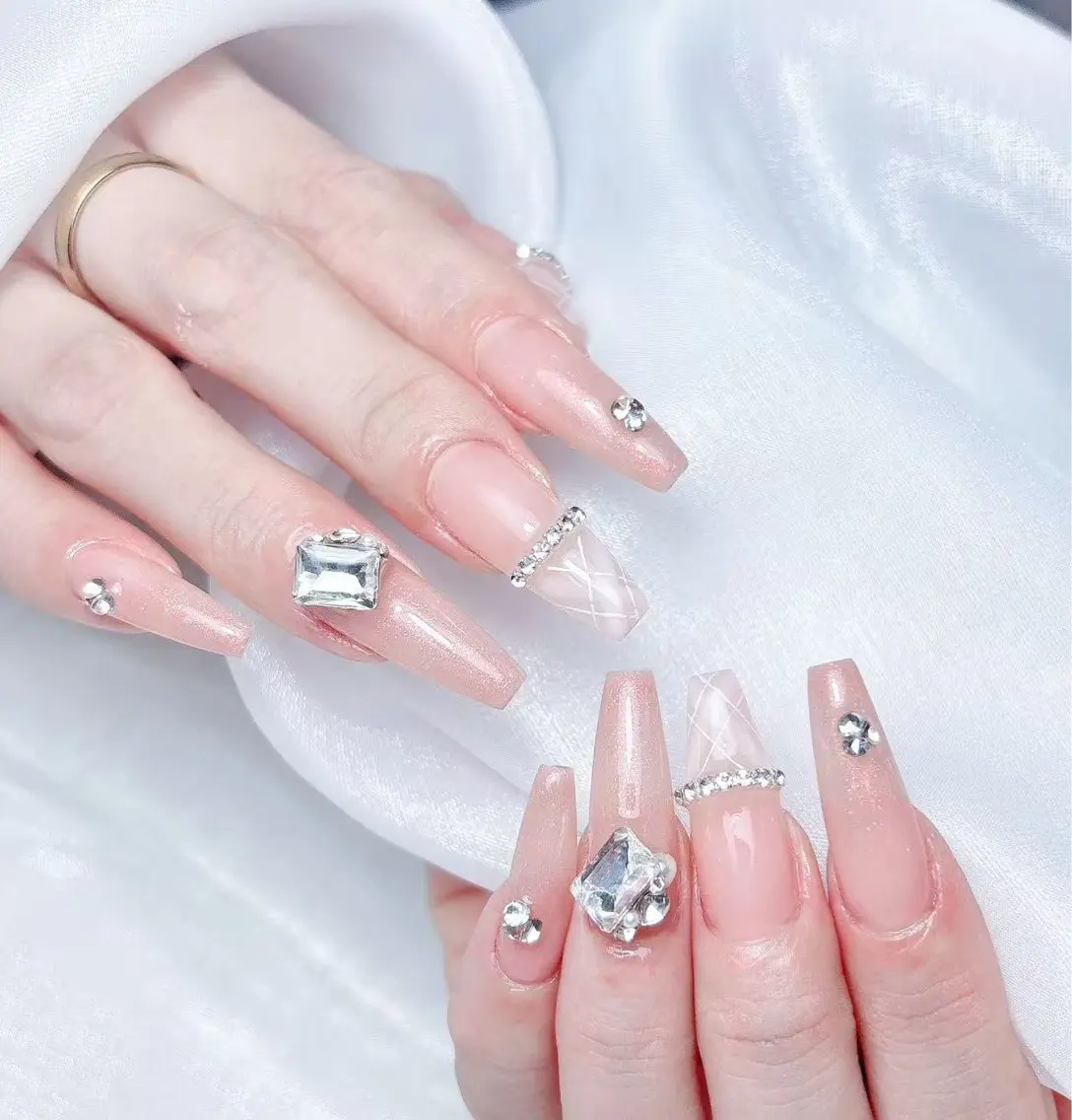 ネイル 🎀M nails✨ ビューティーのネイルデザイン