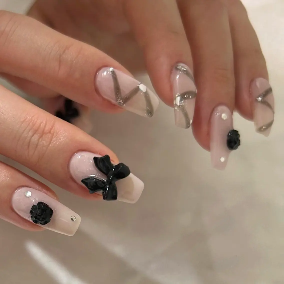 ネイル カジュアル 成人式 フレンチネイル ガーリー 韓国ネイル ハンドネイル ハンドケア lylynail YUUKAのネイルデザイン