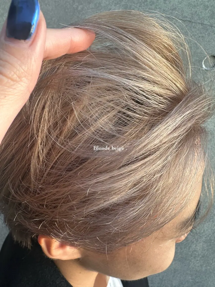 ミディアム ヘアカラー ︎🤎W color MIYU🤎のヘアスタイル