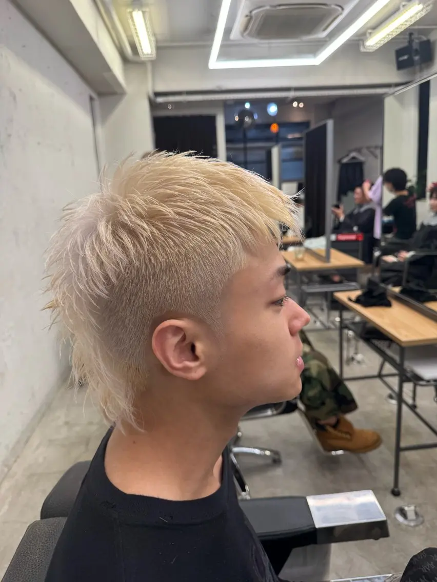 ショート カラー メンズ メンズブリーチ モヒカン メンズショート スパイキーショート ブリーチ カット ヘアカラー トリートメント 💈メンズ特化💈 TASUKUのヘアスタイル
