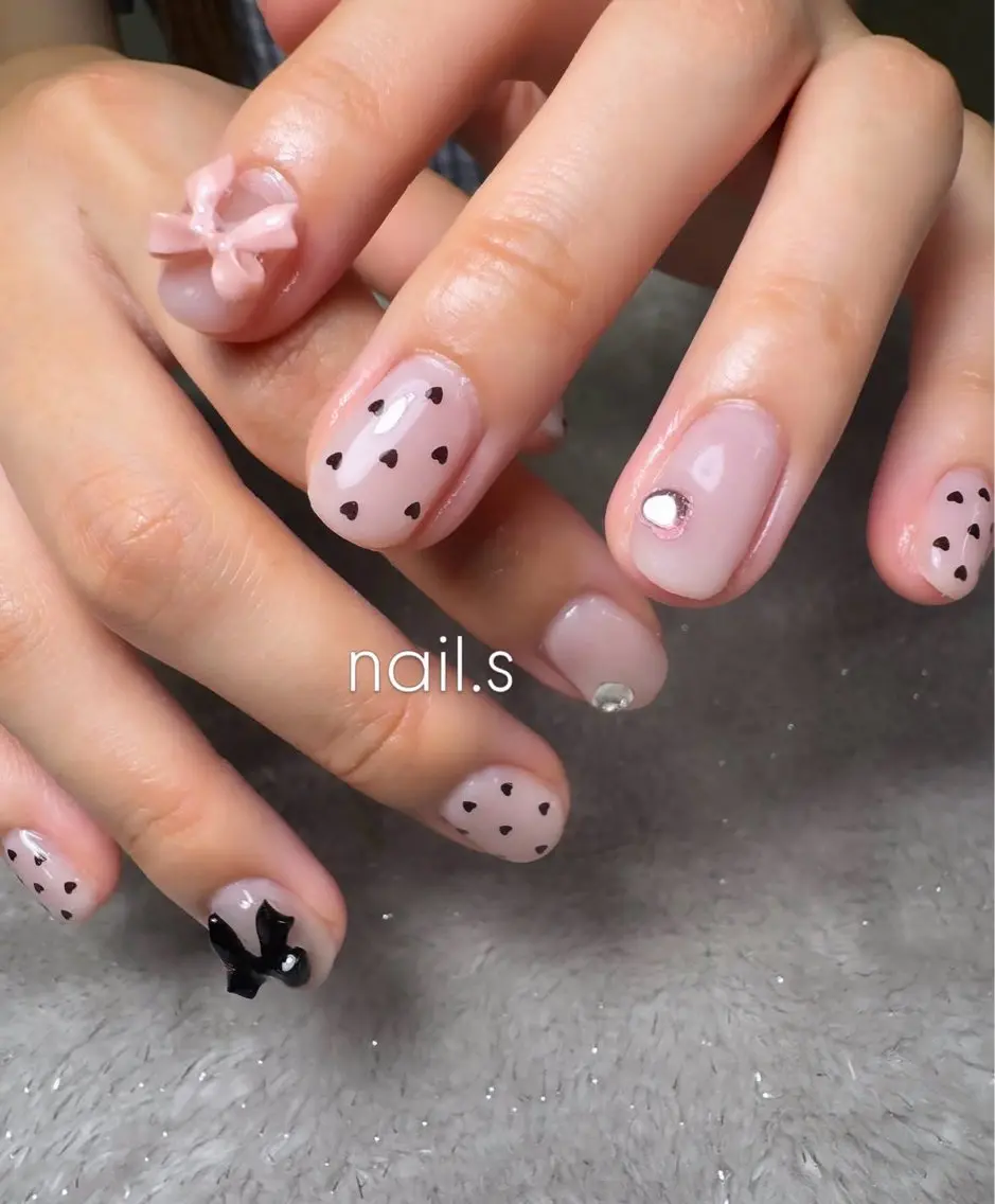 ネイル ドット ガーリー ピンク リボン ショートネイル ハンドネイル nail.s misatoのネイルデザイン