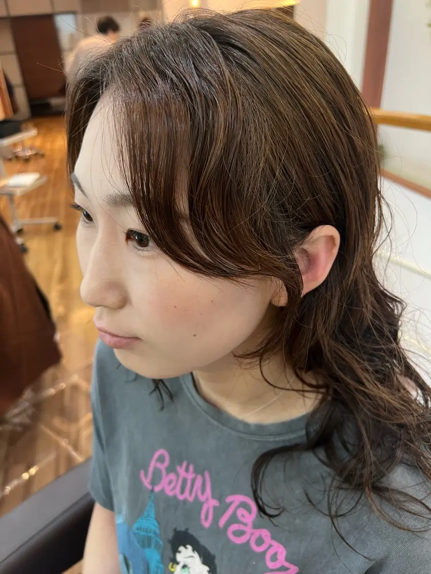 ロング パーマ 顔周りカット 韓国風ヘア しみず さくら🌸のヘアスタイル