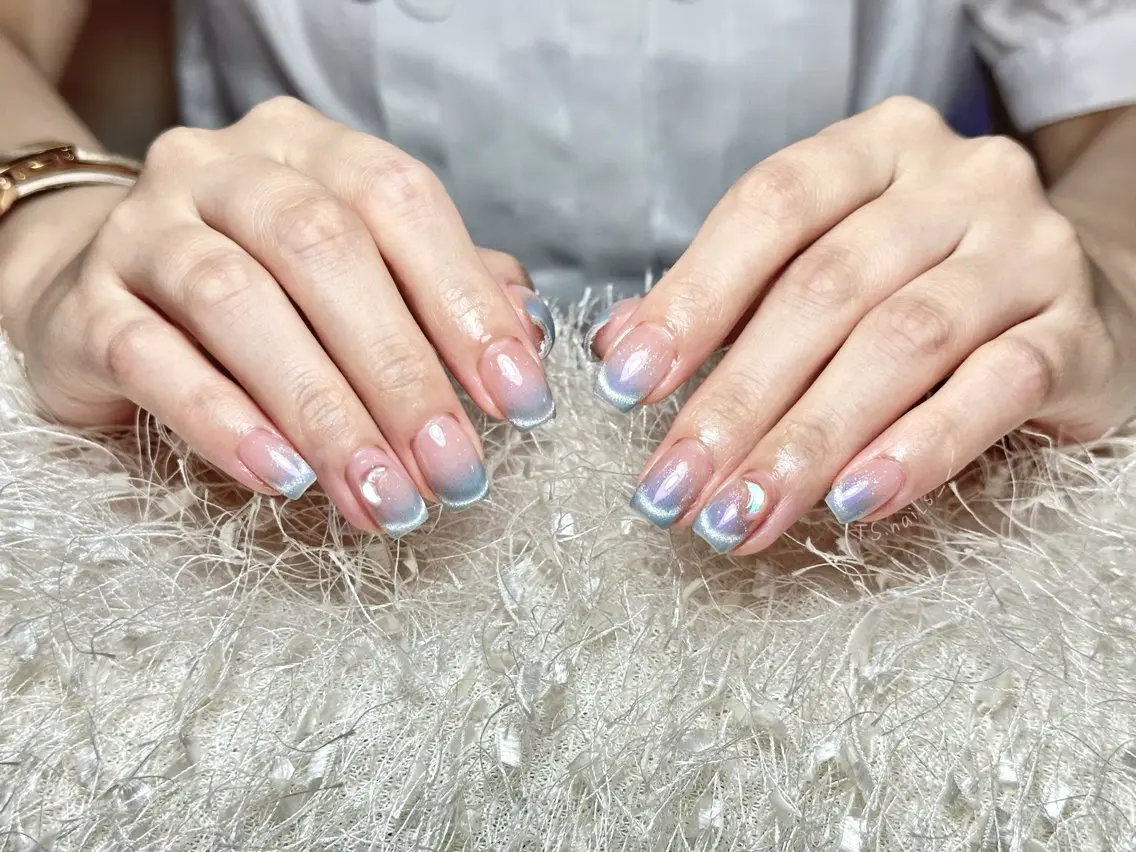 ネイル キラキラネイル マグネットネイル 持ち込み シンプルネイル ハンドネイル ハンドケア TS. nails___のネイルデザイン