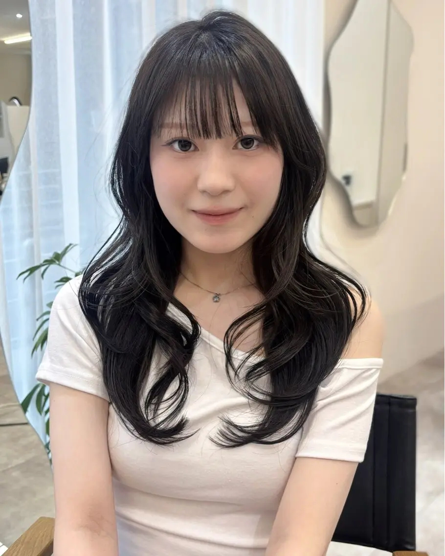 セミロング ハッシュカット ハイレイヤー 韓国風ヘア レイヤーカット カット ヘアカラー fuyuna🖤 レイヤーカットのヘアスタイル