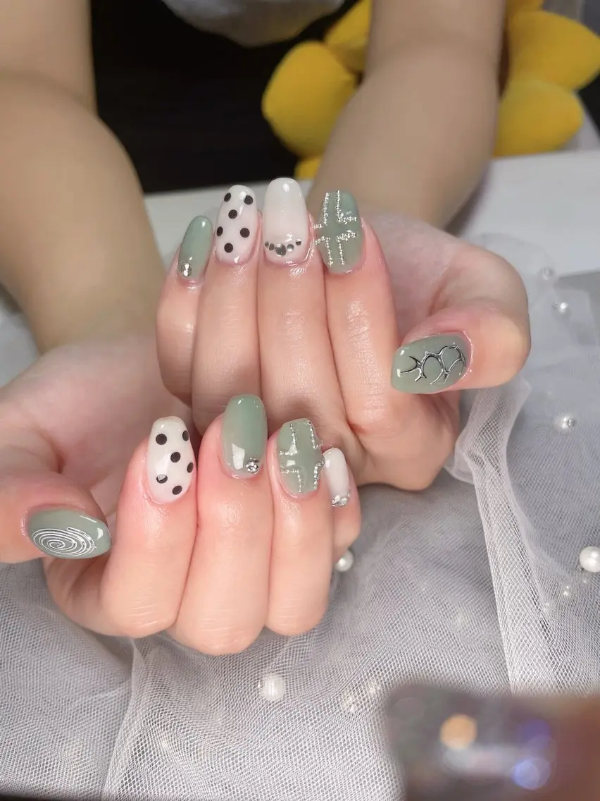 ネイル ゆみ 🌻ひまわりサロンのネイルデザイン