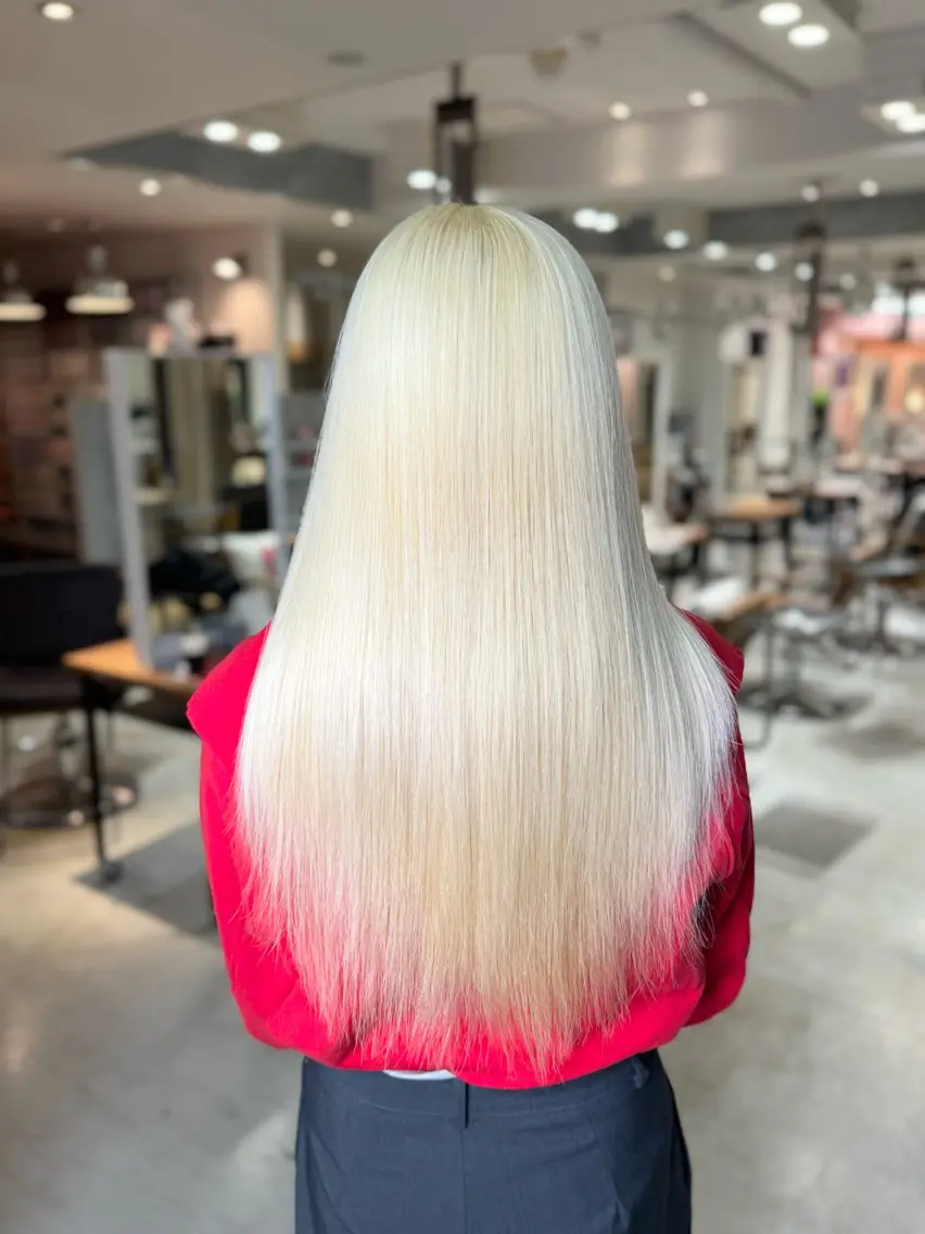 ロング ヘアカラー 🇰🇷韓国風ハイ トーンKANA🖤のヘアスタイル