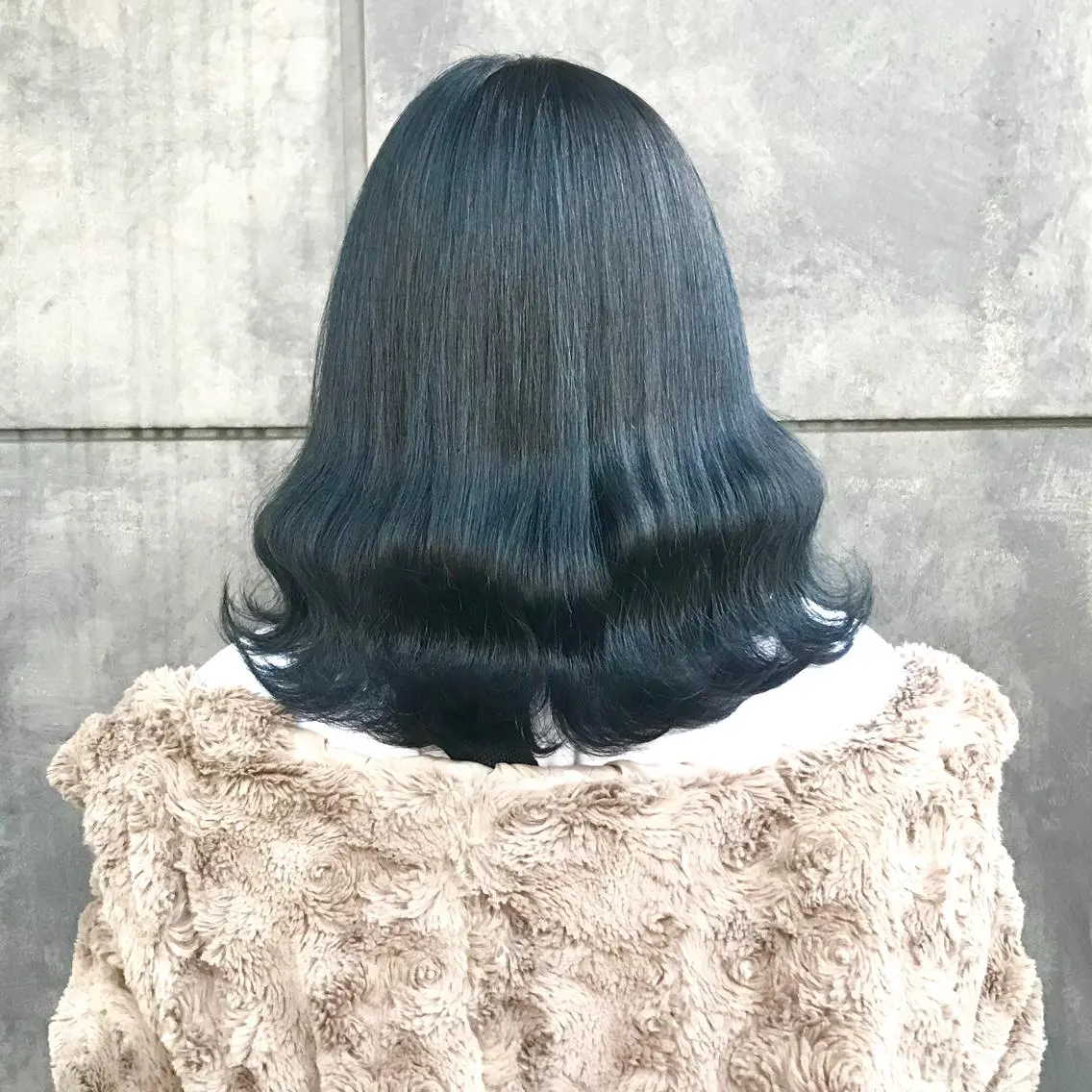 ミディアム カラー ブリーチ ブルーカラー ハイライトカラー ネイビーカラー ハイライト K-POP好き美容師 🇰🇷Kai.Yのヘアスタイル