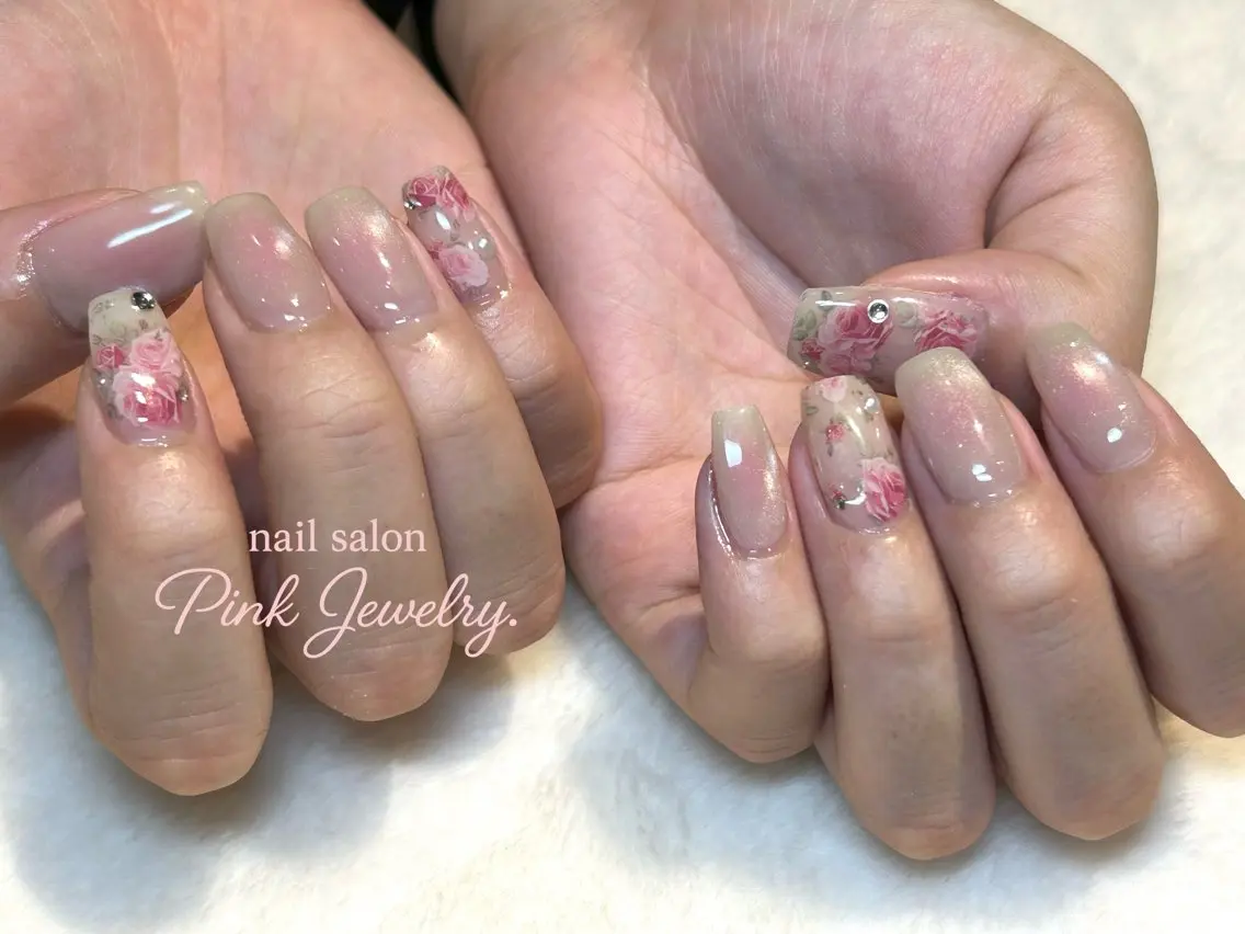 ネイル ハンドネイル Pink Jewelry.のネイルデザイン