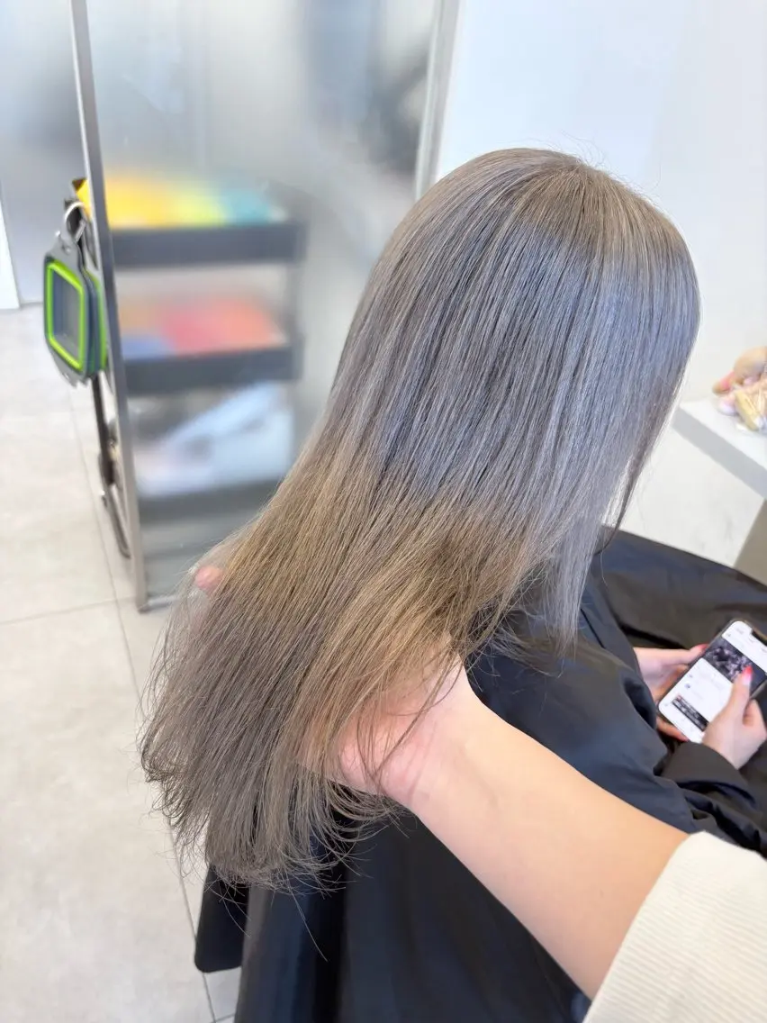 ミディアム カラー ブリーチ カット ヘアカラー 天野 利咲のヘアスタイル