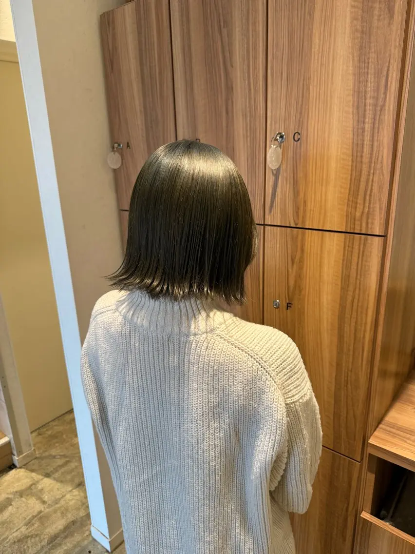 ショート カラー 切りっぱなしボブ ボブ 小宮山 桃加のヘアスタイル