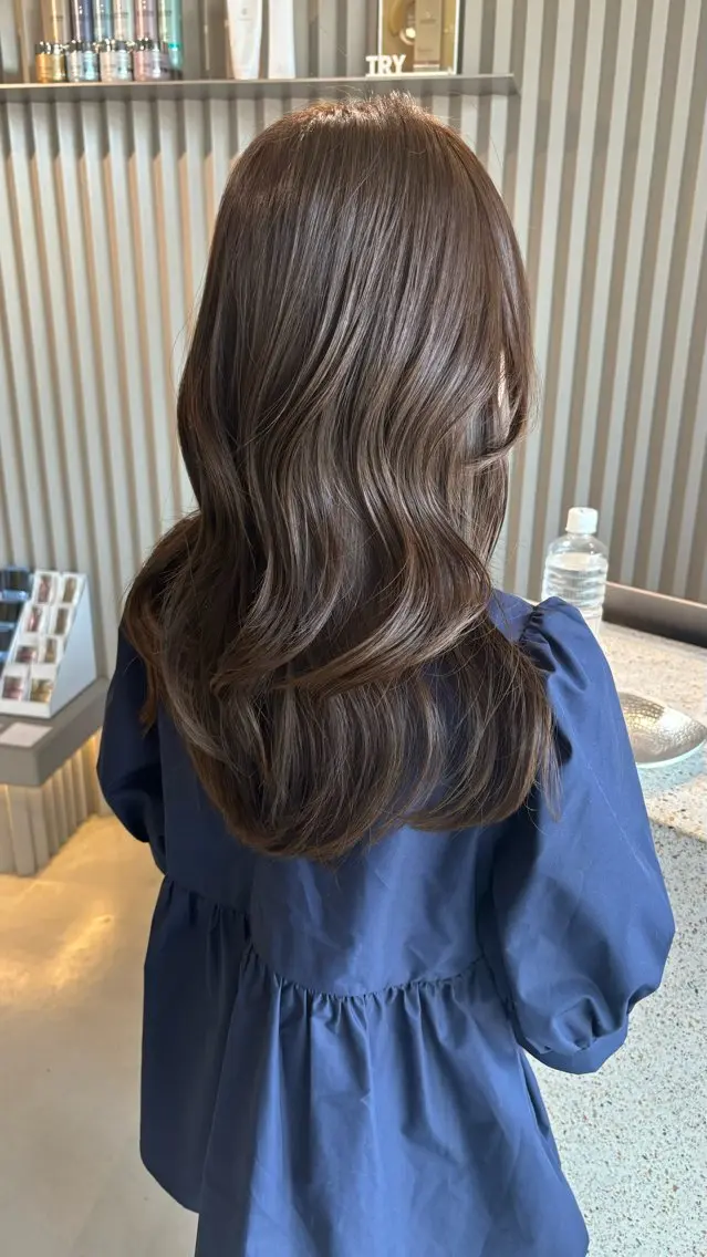 ロング 【23°】川瀬 加奈のヘアスタイル