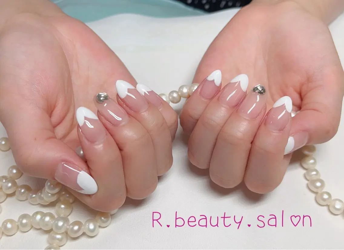 ネイル R.beauty サロンのネイルデザイン