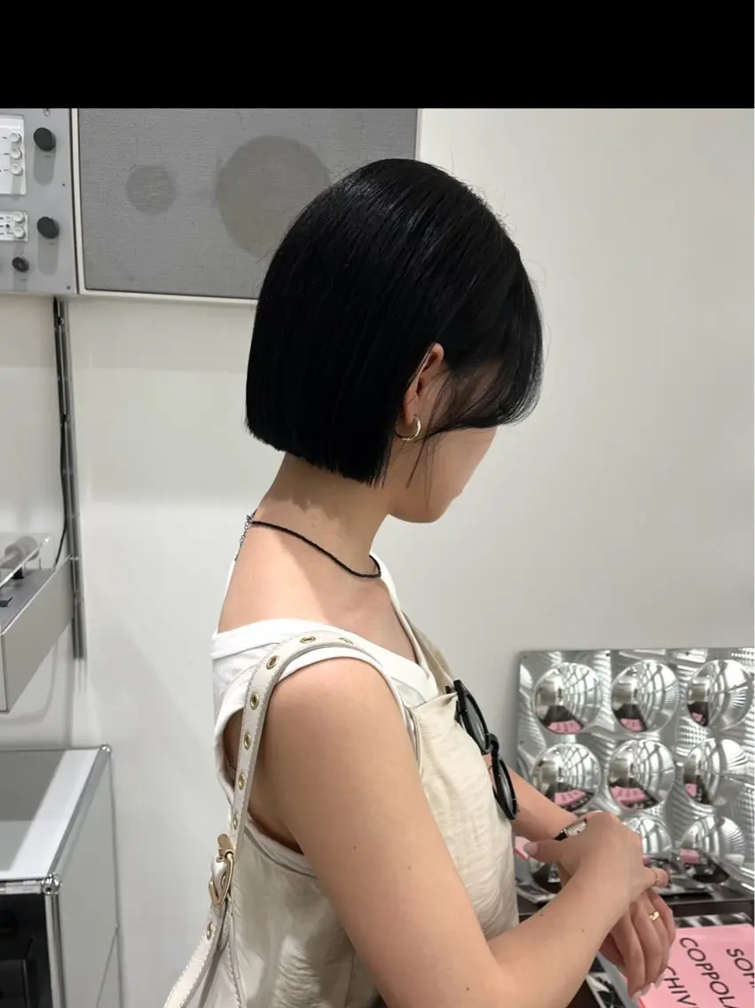ショート ボブ 小顔カット カット ヘアカラー トリートメント kosoraレイヤー ハイトーン/デザインのヘアスタイル