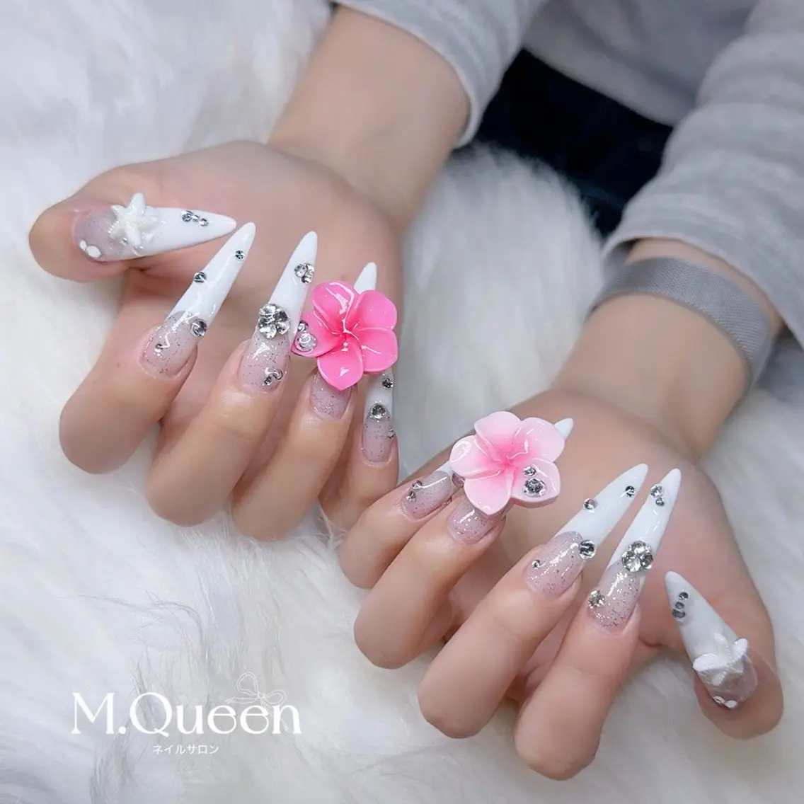 ネイル MQueen ネイルサロンのネイルデザイン