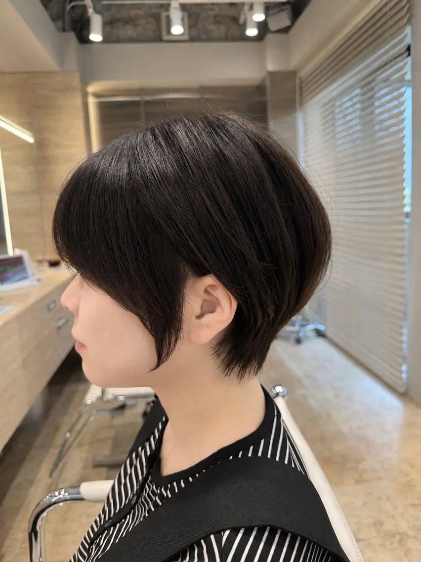 ショート カット ✨小顔ショート /ハイトーン　河内のヘアスタイル
