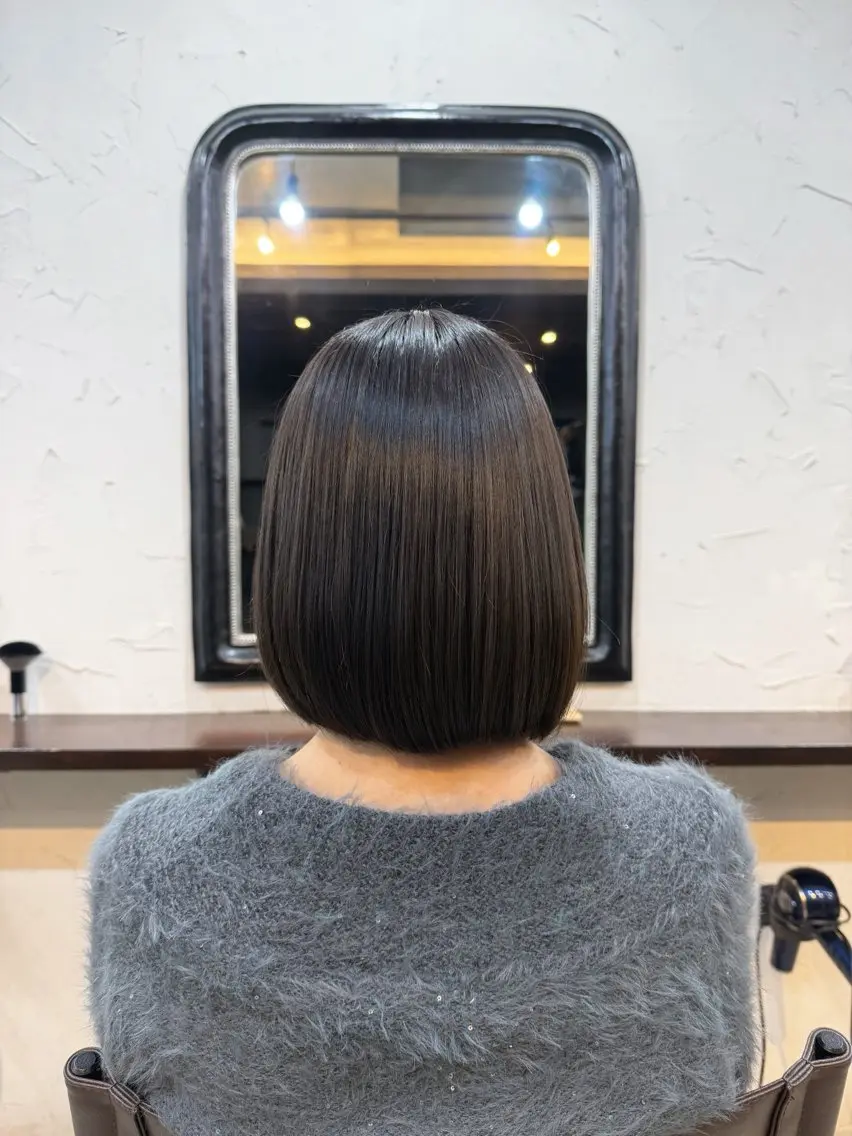 ショート カラー 透明感カラー グレージュ ヘアカラー トリートメント 三條 朋香のヘアスタイル