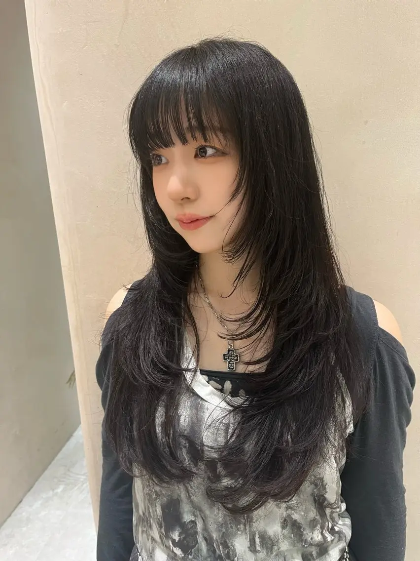 セミロング くびれヘア 顔まわりレイヤー 顔周りカット レイヤーカット 似合わせカット カット ヘアカラー トリートメント レイヤー似合わせ 透明感カラーりきやのヘアスタイル
