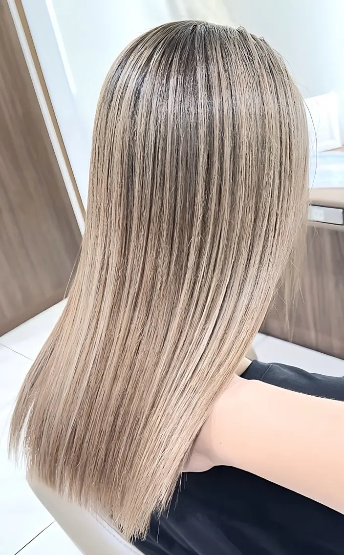 セミロング カラー バレイヤージュ 髪質改善 レイヤーカット カット ヘアカラー トリートメント 山崎俊輔/髪質改善 /バレイヤージュのヘアスタイル