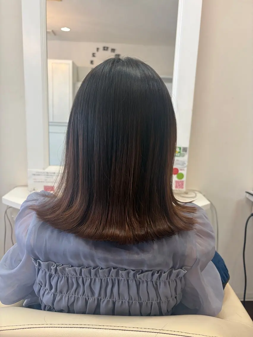 ミディアム カット 秋山 麗奈のヘアスタイル