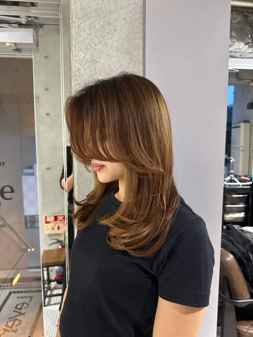 セミロング セミロングレイヤー 顔周りカット レイヤーカット TOKUYAMA AYANOのヘアスタイル